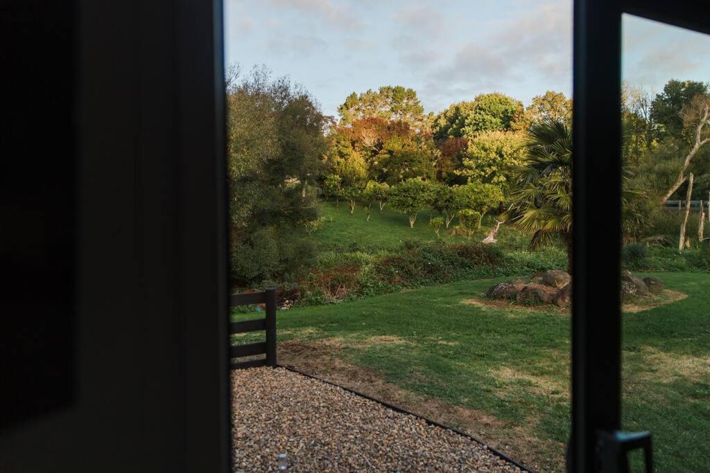 Bombay Hills Modern Retreat Auckland Exterior foto